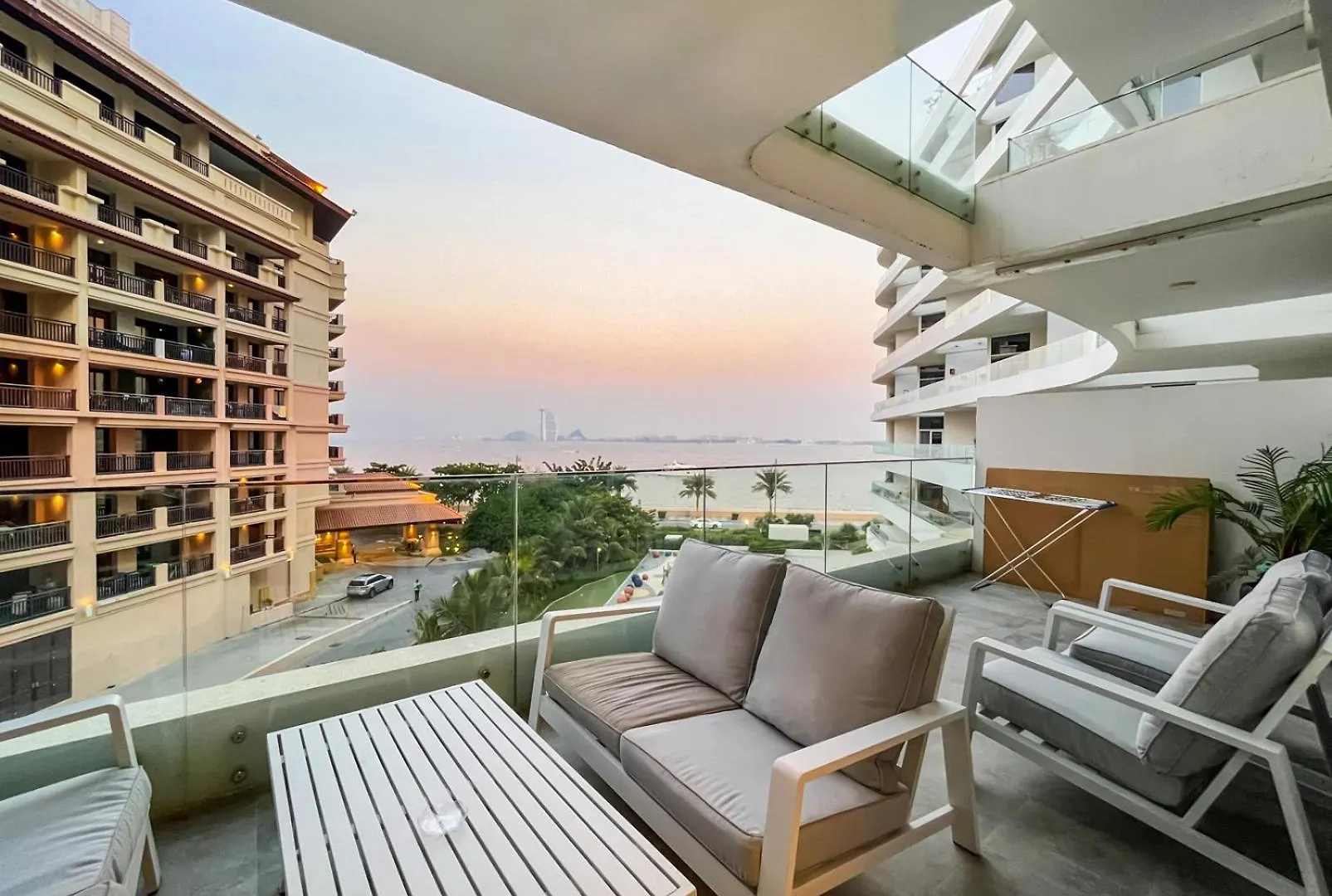 Livbnb-Premium 1B With Burjalarab Views In Mina Dubai Apartment
