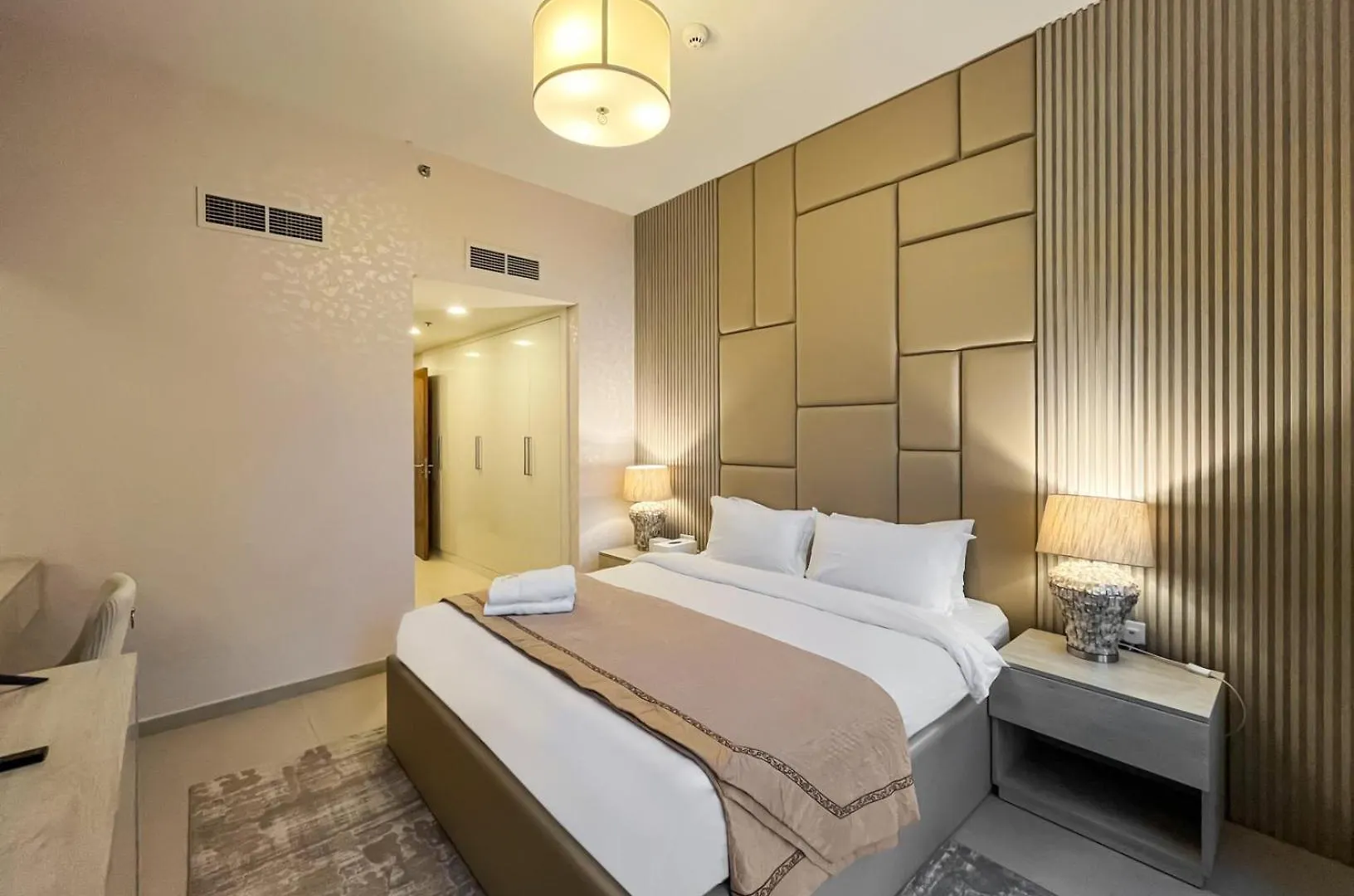 Livbnb-Premium 1B With Burjalarab Views In Mina Dubai Apartment